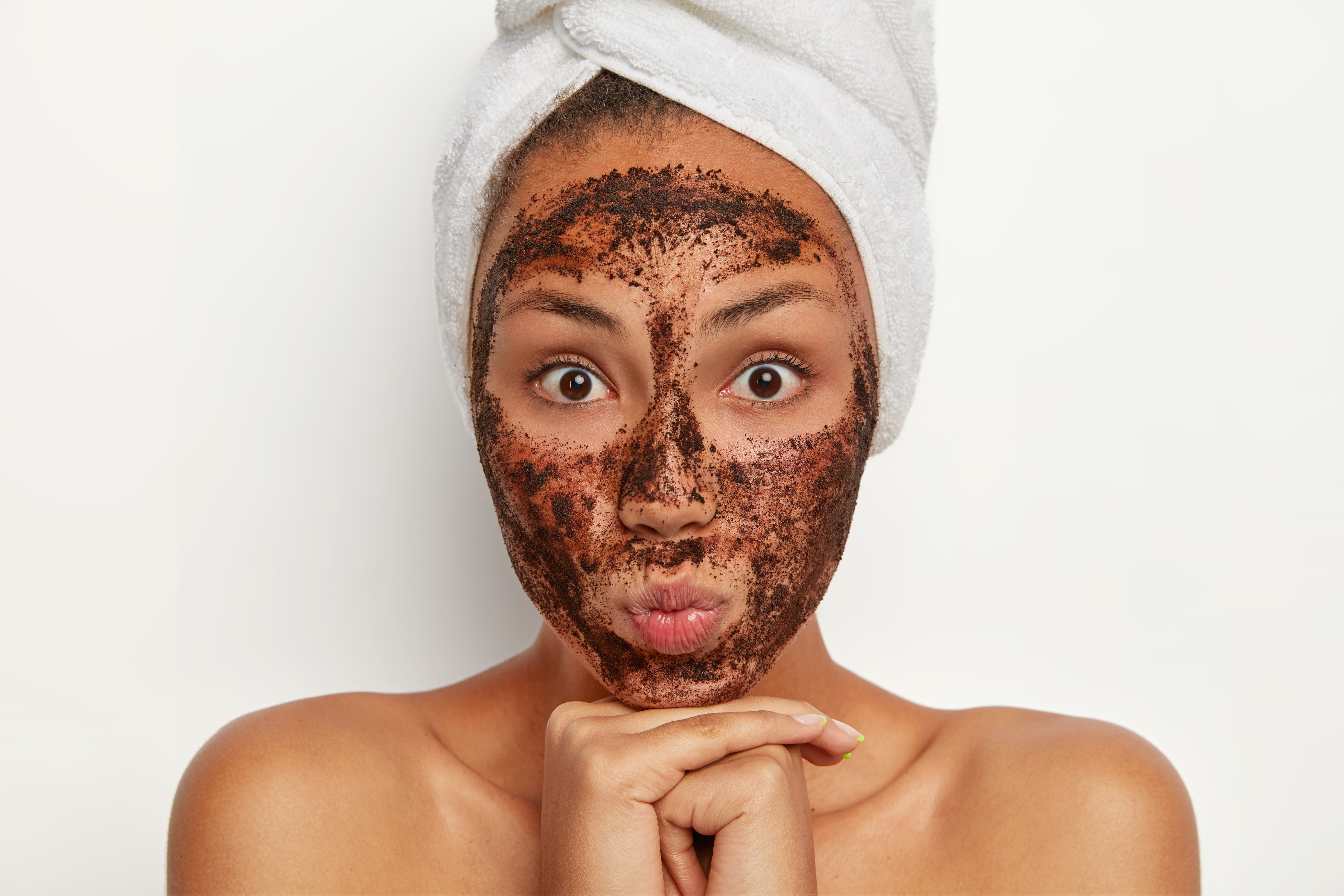 Physical VS Chemical Exfoliation – Which one is best for you?